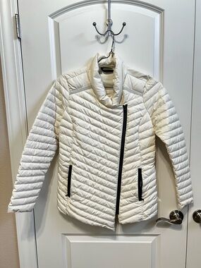 Athleta Cream Quilted Asymmetrical Puffer Jacket